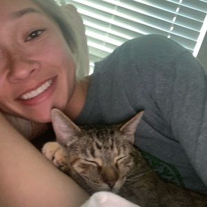 Meet your Posher, Leslie